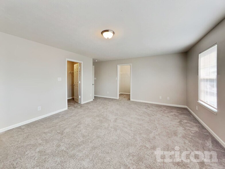 Building Photo - 1356 Blue Ridge Ln