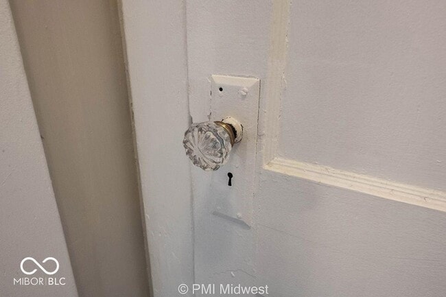 Building Photo - 1829 E 49th St