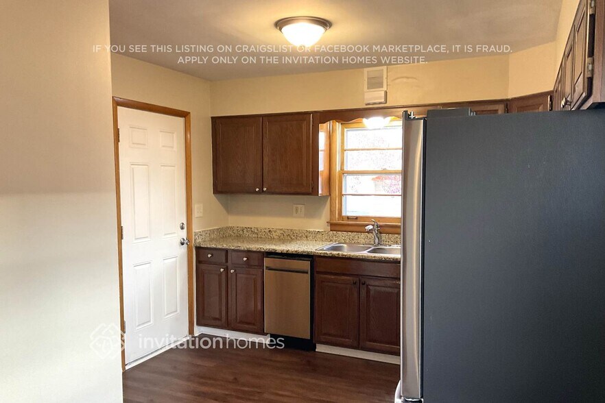 Building Photo - 787 E 163rd Pl