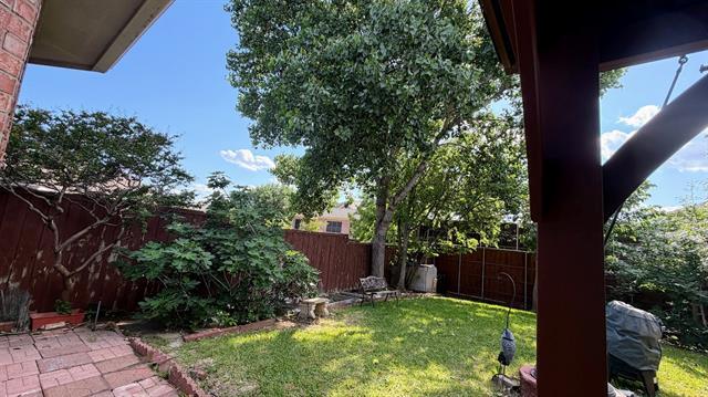 Building Photo - 2762 Hillview Dr