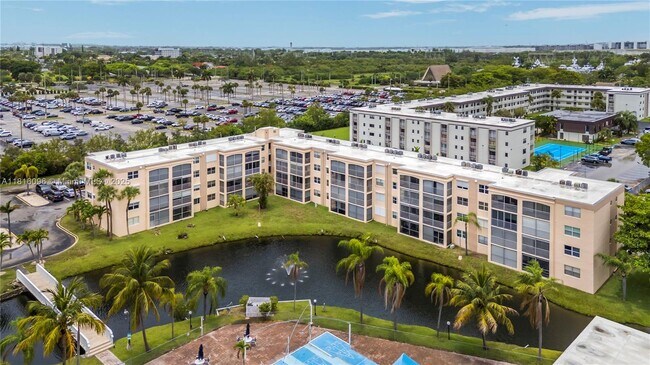 Building Photo - 505 E Dania Beach Blvd