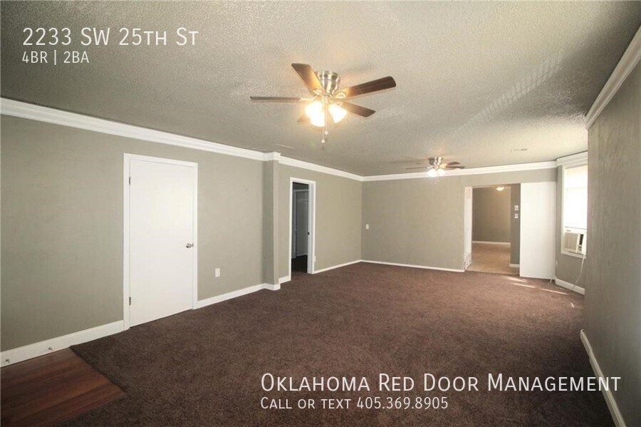 Building Photo - 2233 SW 25th St