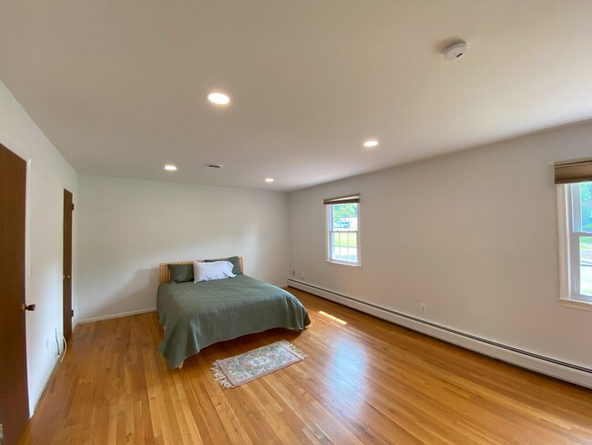 Building Photo - 213 Fort Lee Pl