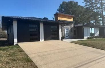 Building Photo - 303 S Promenade Blvd