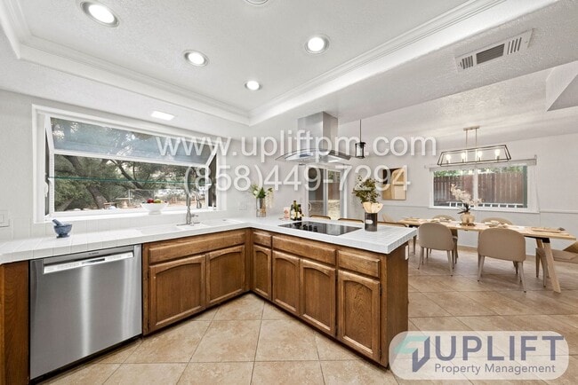 Building Photo - Country Estates - 4 bedroom 3 bathroom ove...