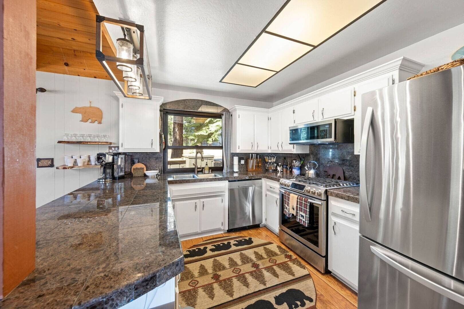 Kitchen - 15948 Northwoods Blvd