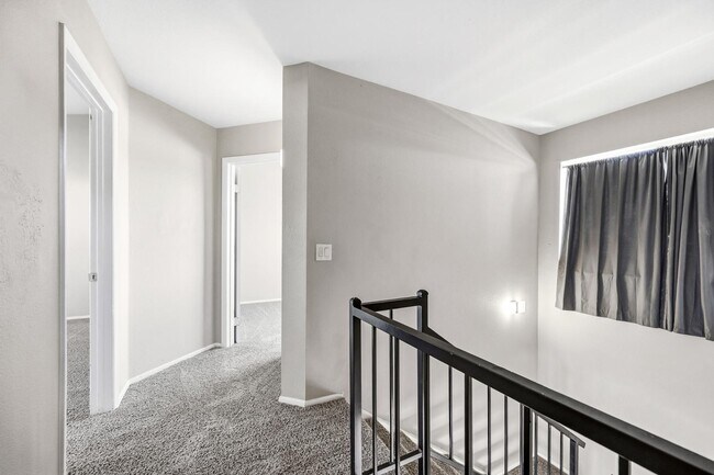 Building Photo - 860 S Rio Dr