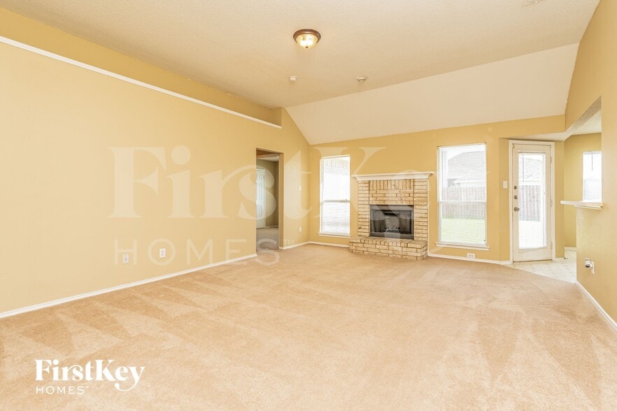 Building Photo - 137 Sequoia Rd