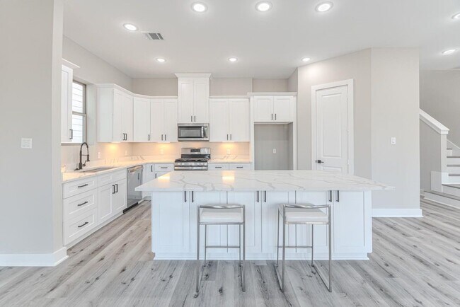 Building Photo - 15038 Wunderlust