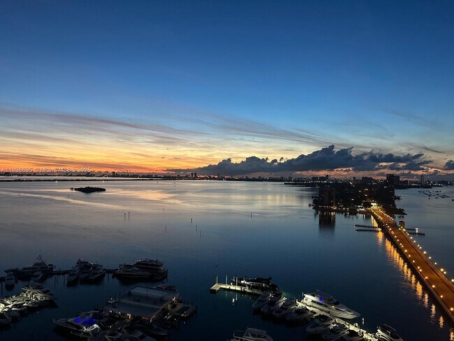 Building Photo - 555 NE 15th St