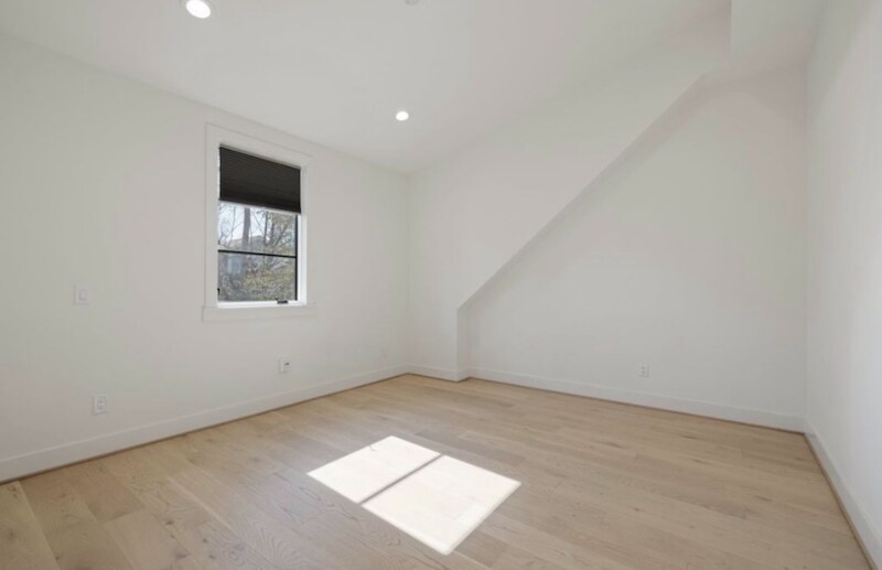 Building Photo - 1330 Columbia Ave