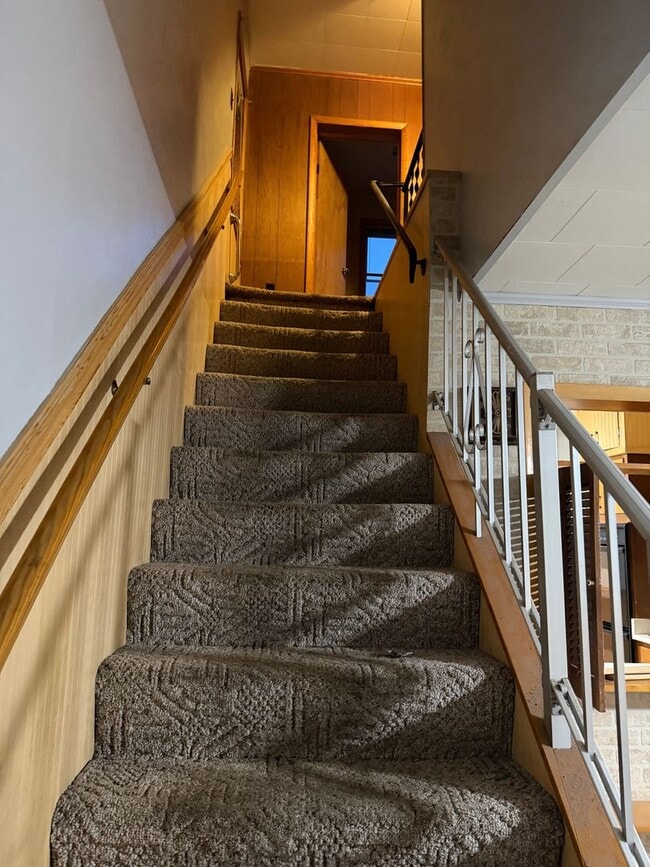 Building Photo - 3 Bedroom Home in Portsmouth