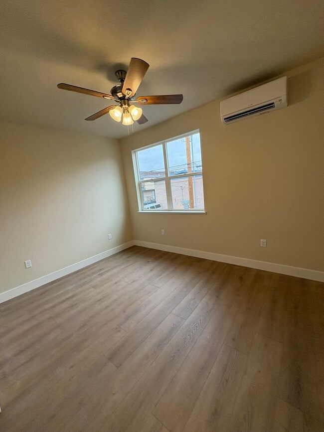 Building Photo - $2295.00 - BRAND NEW - Mid Town - OFF STRE...