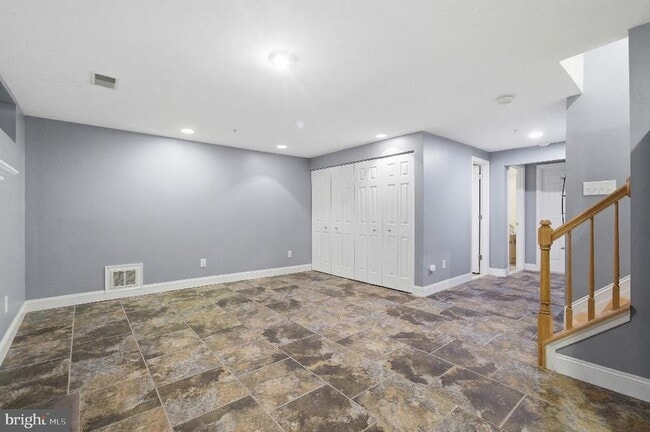 Building Photo - 1514 Long Dr Ct