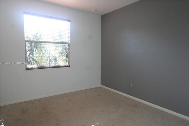 Building Photo - 2977 Solano Ave