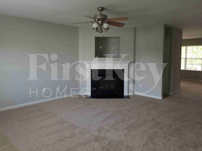 Building Photo - 4406 Vernon Cir SE