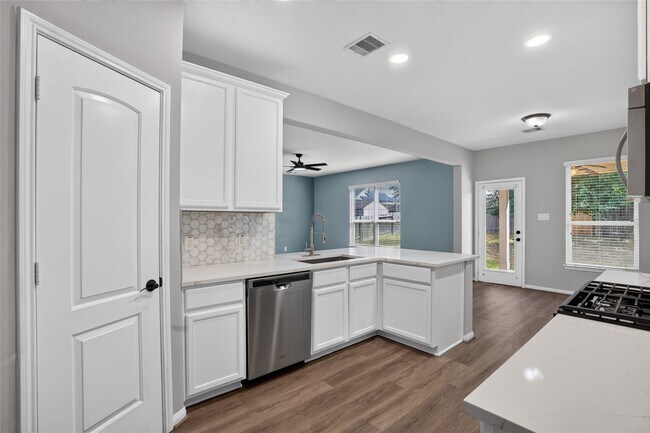 Building Photo - 7611 Dragon Pearls Ln