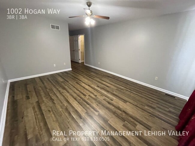 Building Photo - 1002 Hogan Way