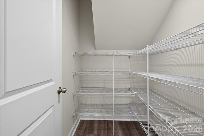 Building Photo - 314 Hyssop Ct