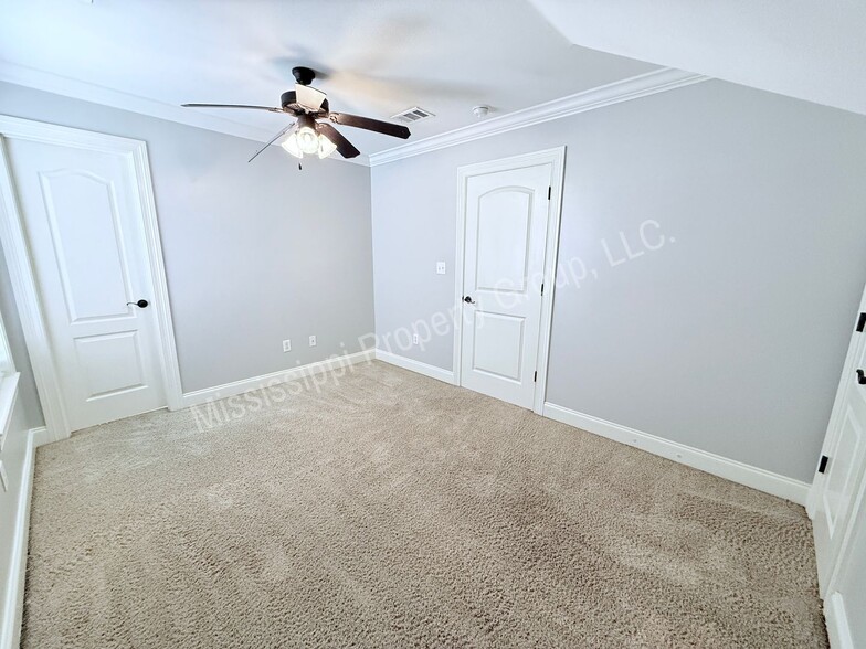 Building Photo - 131 Falls Grove Drive