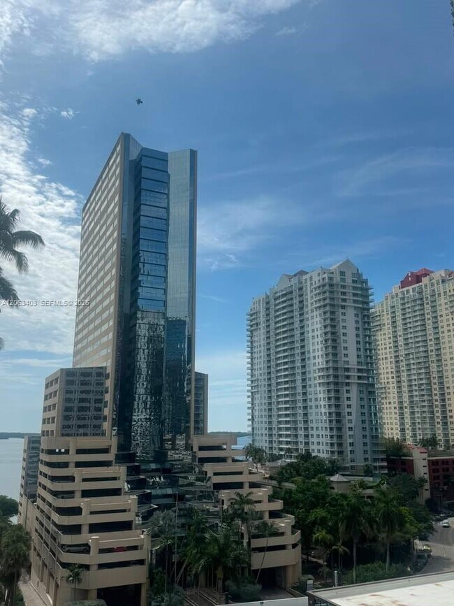 Building Photo - 951 Brickell Ave