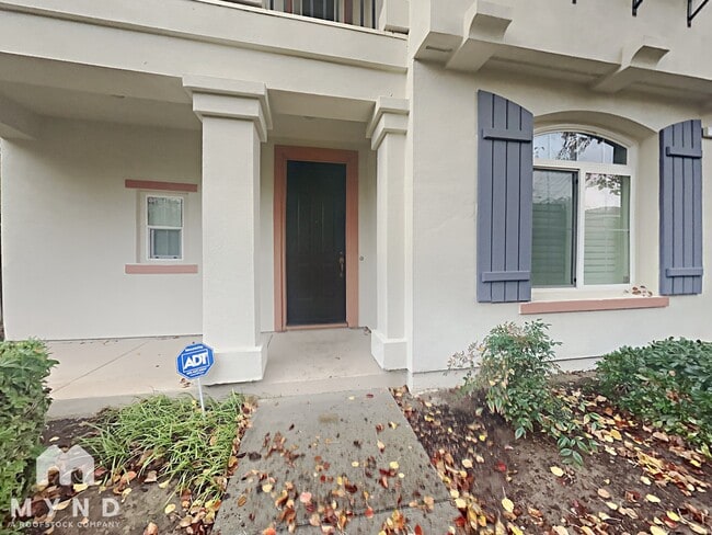 Building Photo - 99 W Brilloso Ln