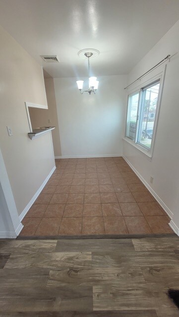Tile dining room - 506 E Kelso St