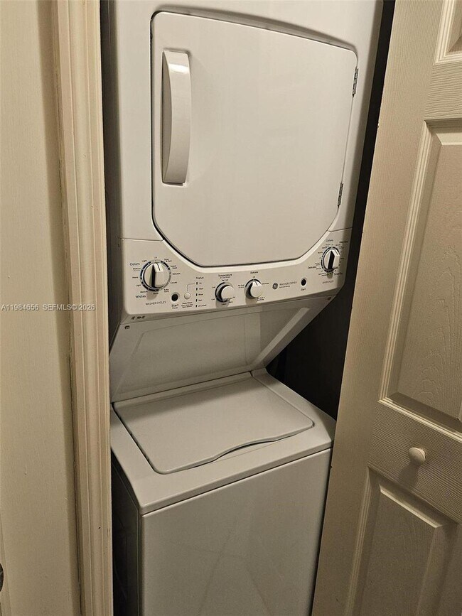 Building Photo - 3500 Coral Wy