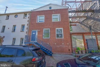 Building Photo - 13-313 N Front St