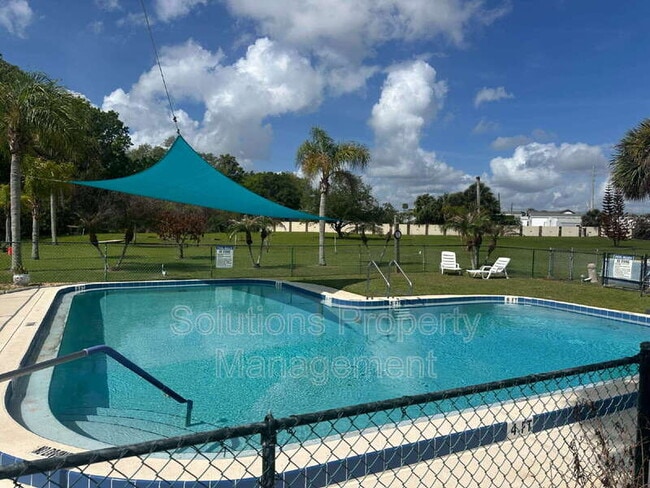 Building Photo - 100 Canebreakers Dr