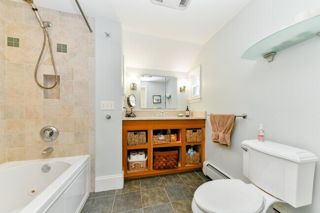 Building Photo - 36 Burroughs St