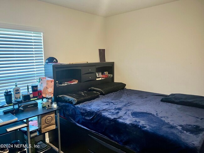 Building Photo - 2518 Beachview Dr