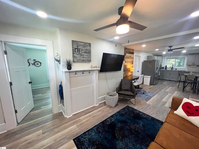 Building Photo - 4 Lindberg Ave