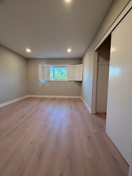 Building Photo - 15782 Butterfield St