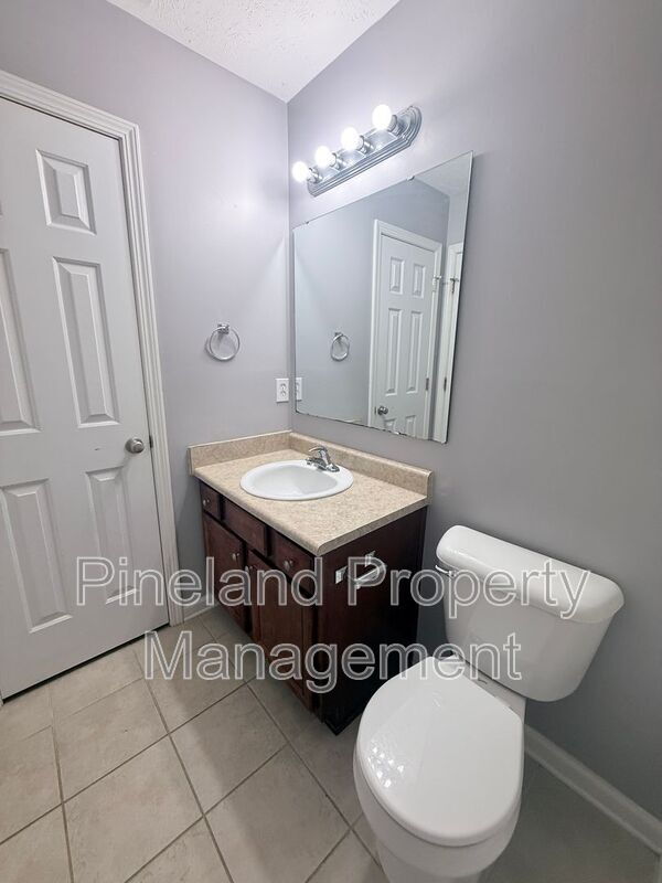 Building Photo - 641 Corsegan Rd