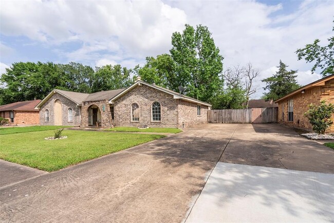 Building Photo - 3763 Quiet Pl Dr