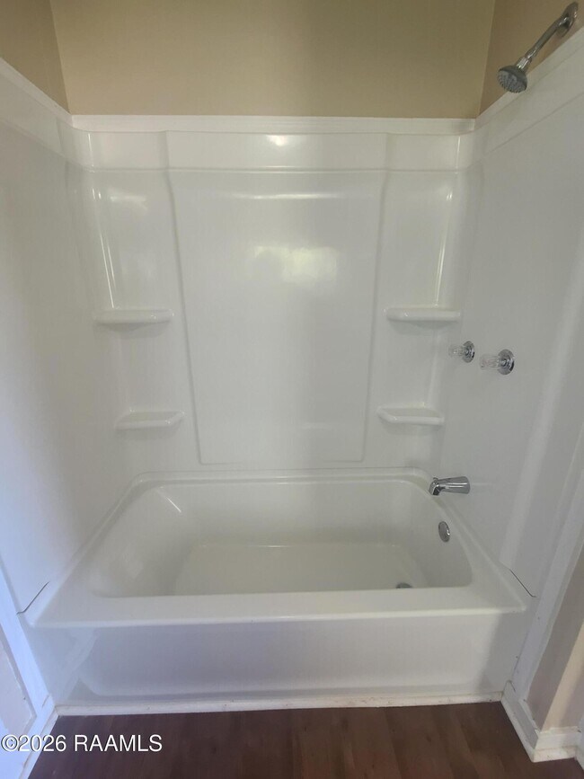 Building Photo - 1032 N Railroad Ave