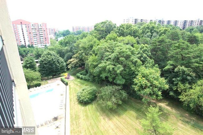 Building Photo - 6300 Stevenson Ave