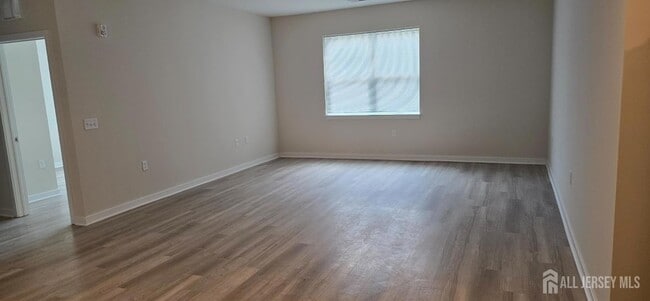 Building Photo - 211 Henderson Rd