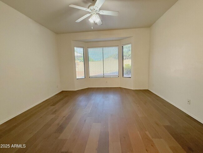Building Photo - 2729 S Sorrelle