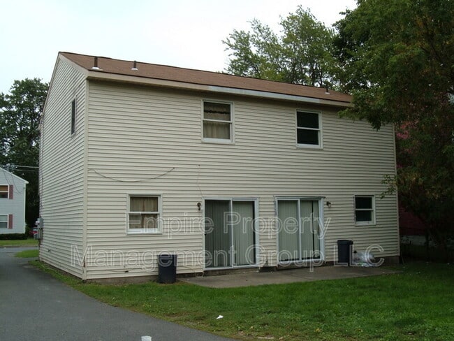 Building Photo - 26 Sand St