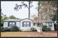 Building Photo - 3B/2.5B Home + 2 Flex Rooms –  One Block from FSU Stadium