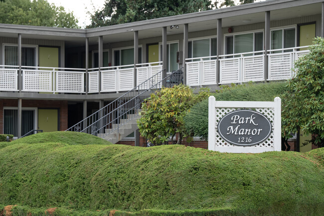 Explore Park Manor - Park Manor Apartments