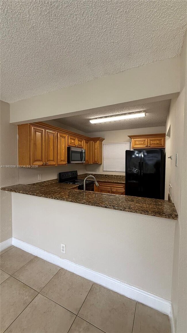 Building Photo - 1500 Lake Crystal Dr