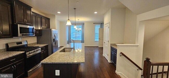 Building Photo - 156 Ironwood Ct