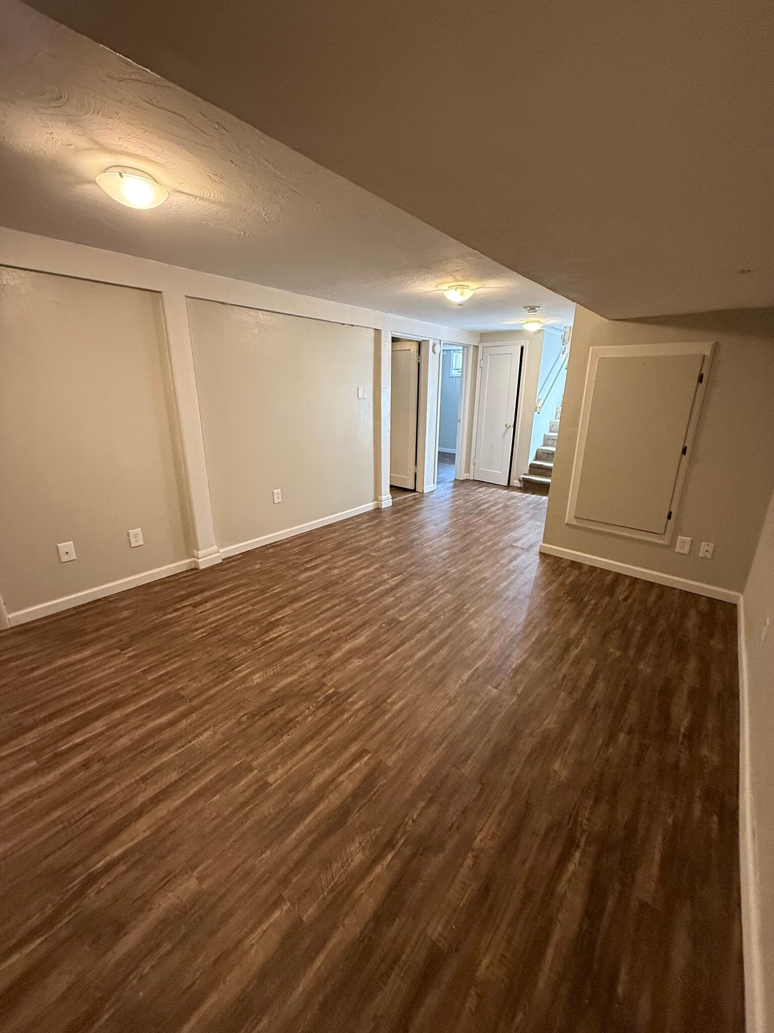 Building Photo - 690 Holbrook Drive