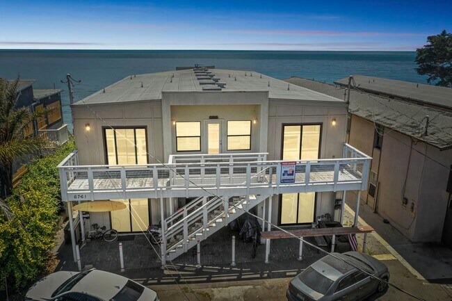 Building Photo - Ocean front on Del Playa Dr.