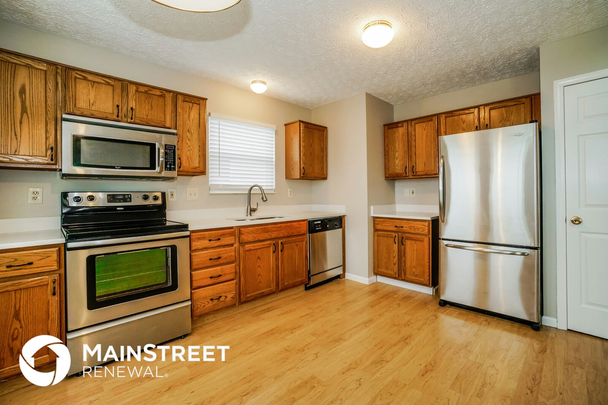 Building Photo - 2204 Brookbank Dr