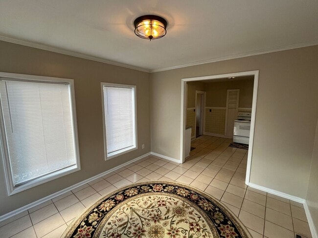 Building Photo - Charming 2-bedroom, 1-bathroom house