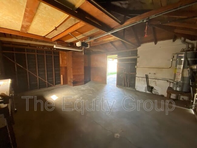 Building Photo - 801 S Sowell St